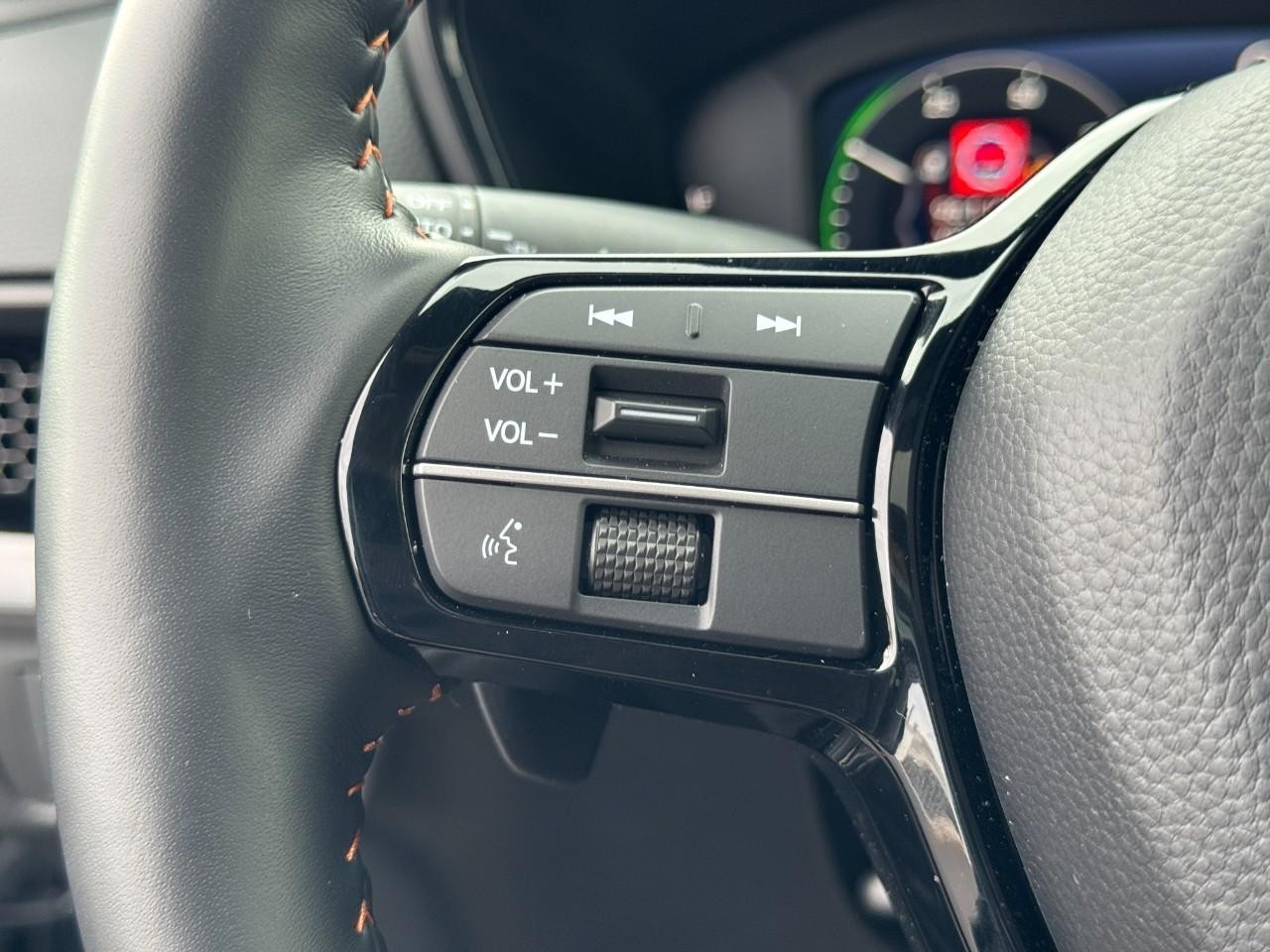 Honda CR-V Hybrid Vehicle Full-screen Gallery Image 17