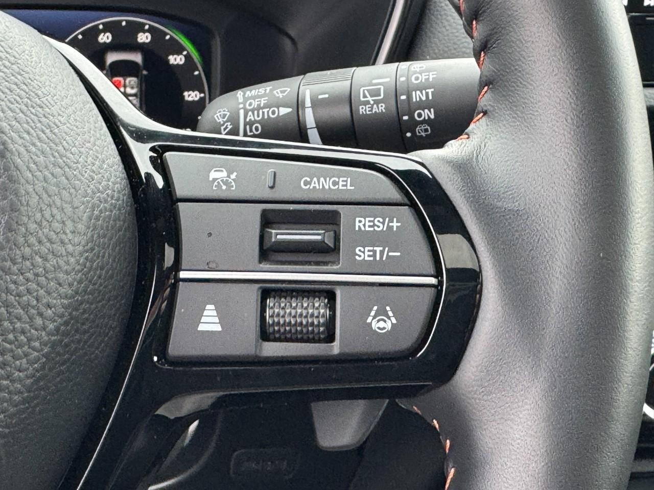 Honda CR-V Hybrid Vehicle Full-screen Gallery Image 18
