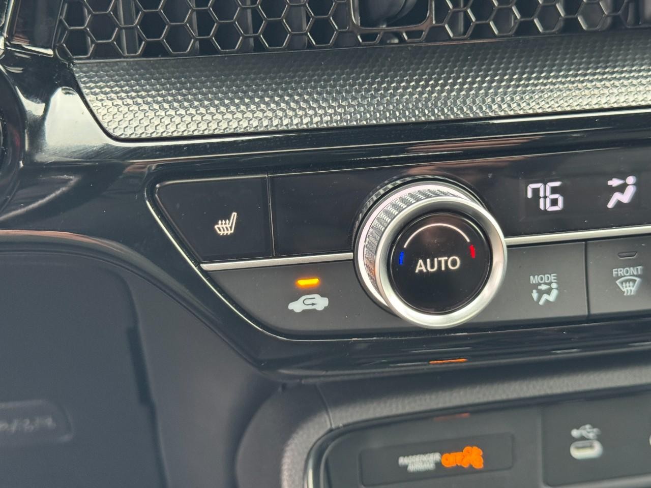 Honda CR-V Hybrid Vehicle Full-screen Gallery Image 21