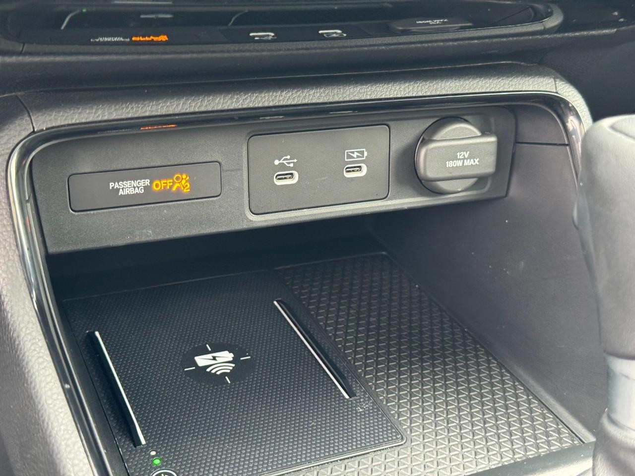 Honda CR-V Hybrid Vehicle Full-screen Gallery Image 22