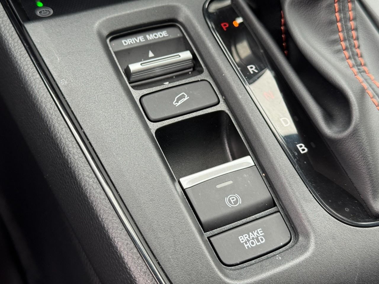 Honda CR-V Hybrid Vehicle Full-screen Gallery Image 23