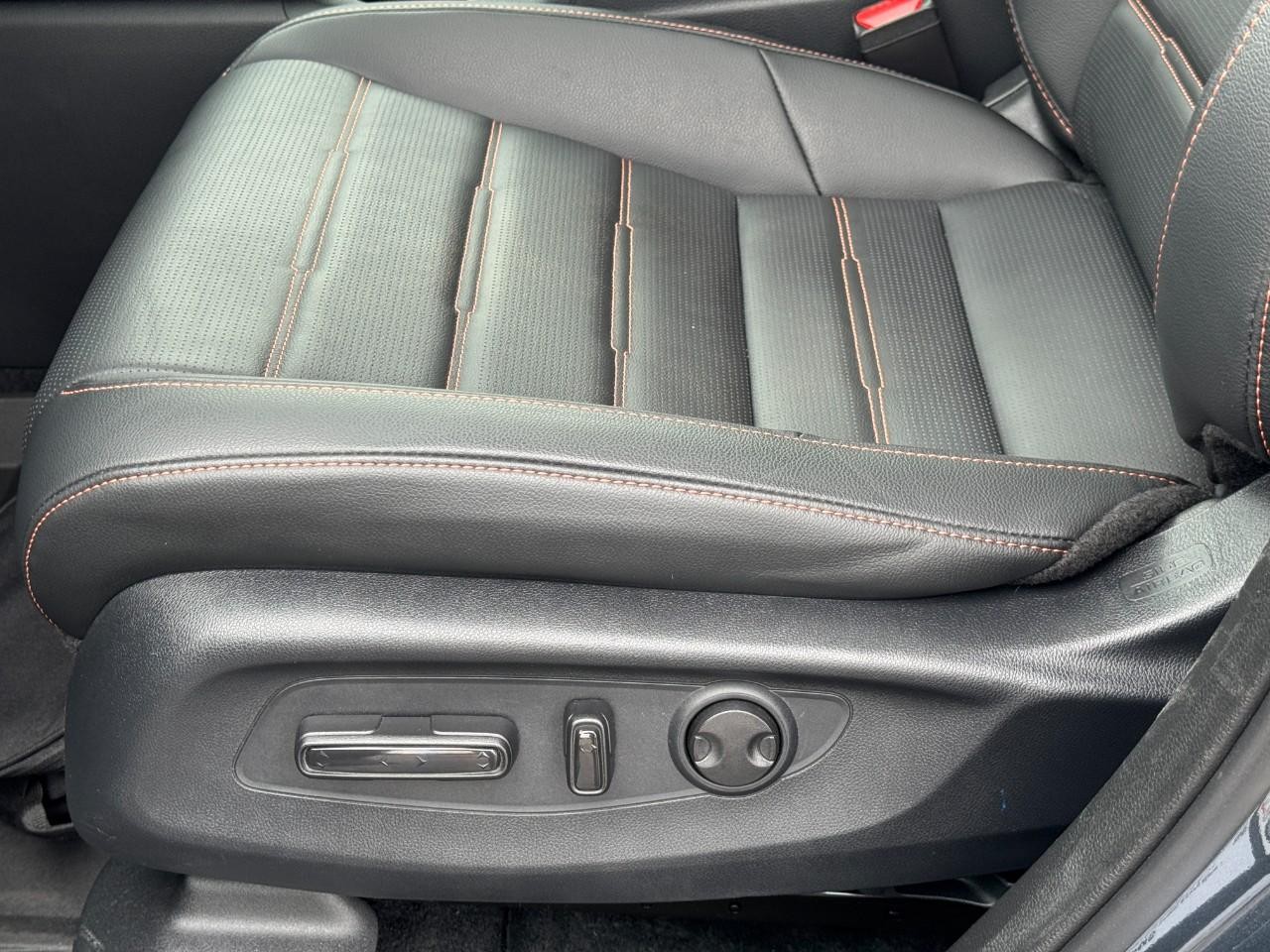 Honda CR-V Hybrid Vehicle Full-screen Gallery Image 26