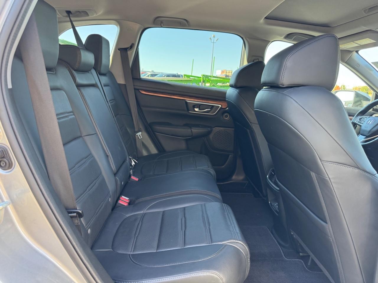 Honda CR-V Vehicle Full-screen Gallery Image 10