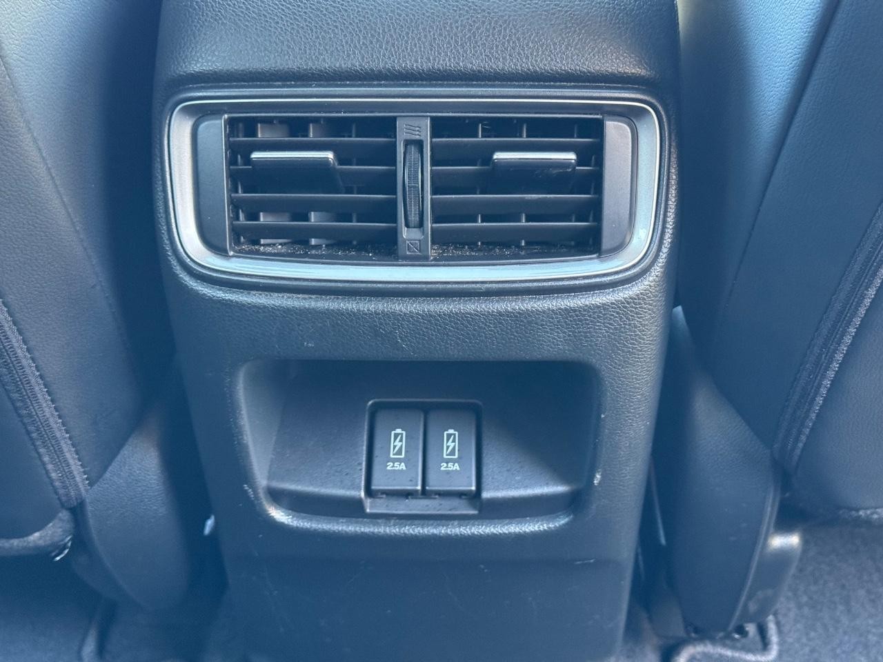 Honda CR-V Vehicle Full-screen Gallery Image 15