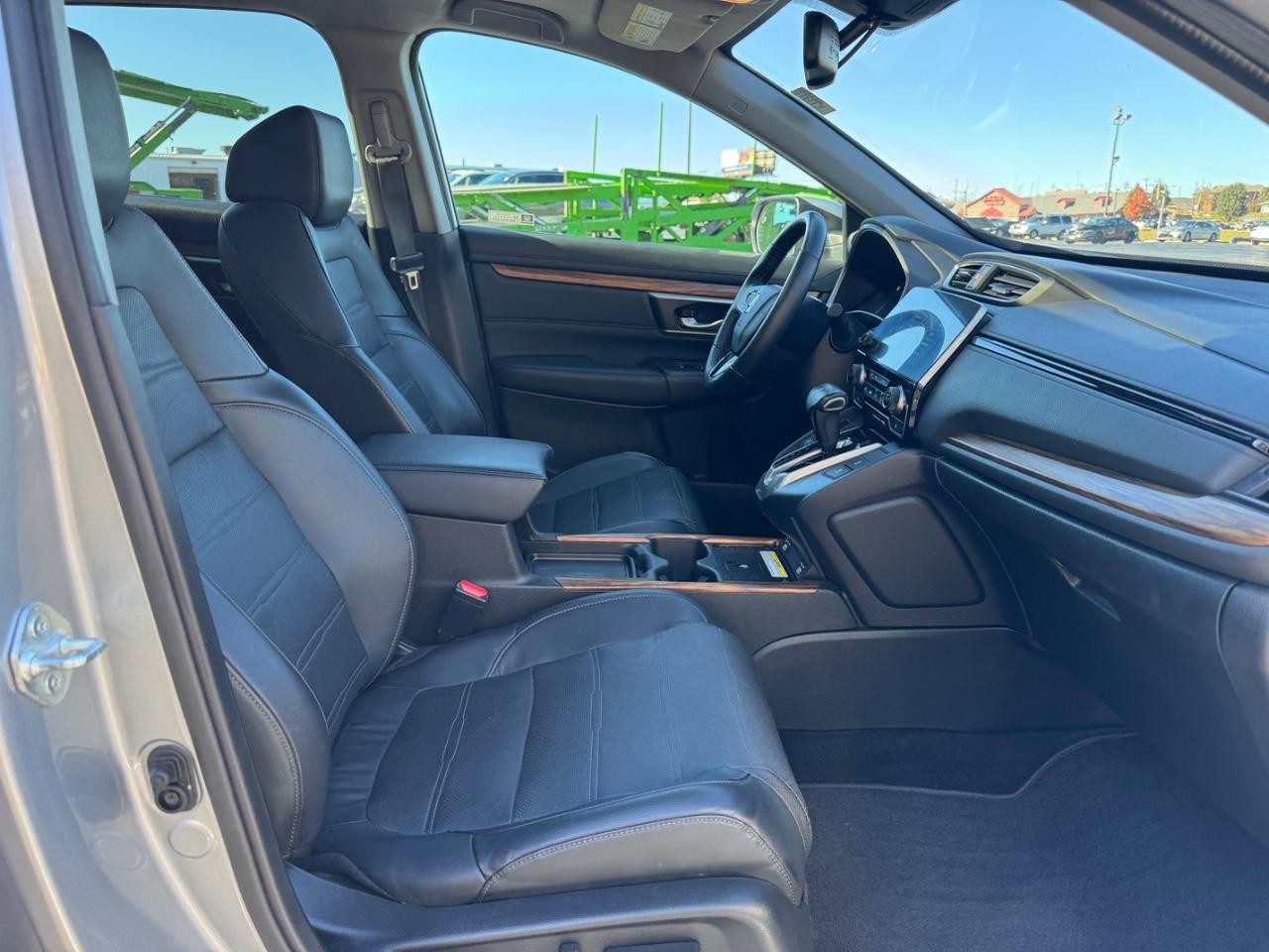 Honda CR-V Vehicle Full-screen Gallery Image 16