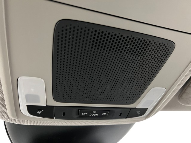 Honda Pilot Vehicle Full-screen Gallery Image 22