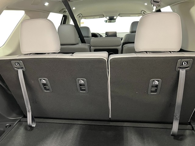 Honda Pilot Vehicle Full-screen Gallery Image 30