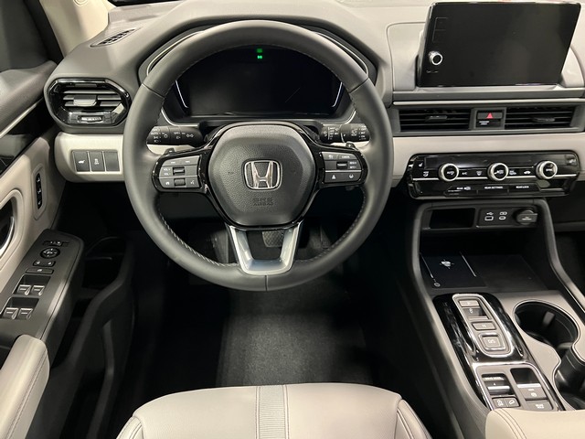 Honda Pilot Vehicle Full-screen Gallery Image 16