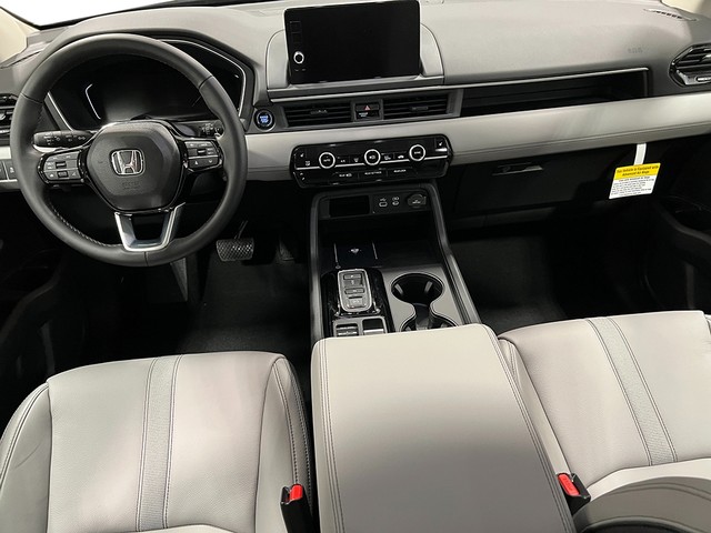 Honda Pilot Vehicle Full-screen Gallery Image 17