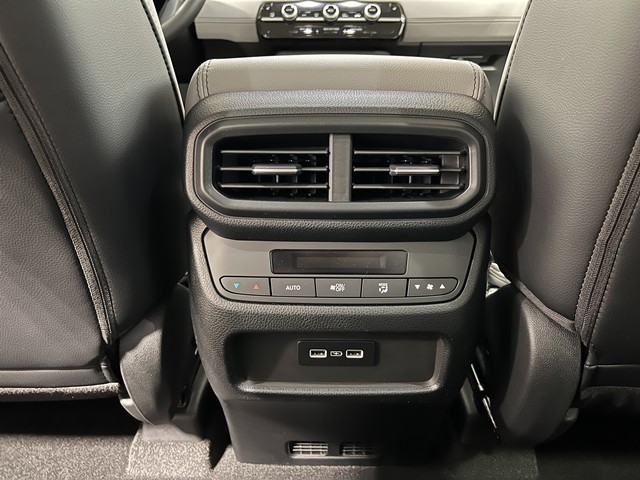 Honda Pilot Vehicle Full-screen Gallery Image 29