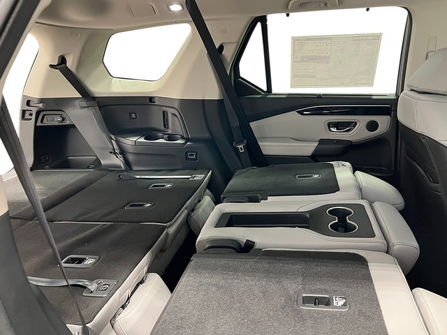 Honda Pilot Vehicle Full-screen Gallery Image 35