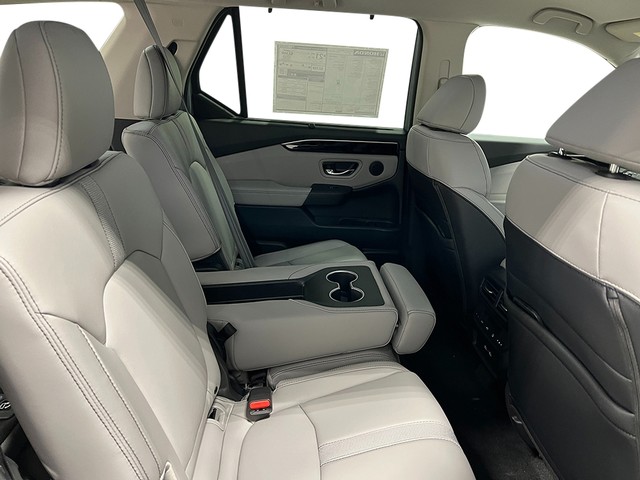 Honda Pilot Vehicle Full-screen Gallery Image 36