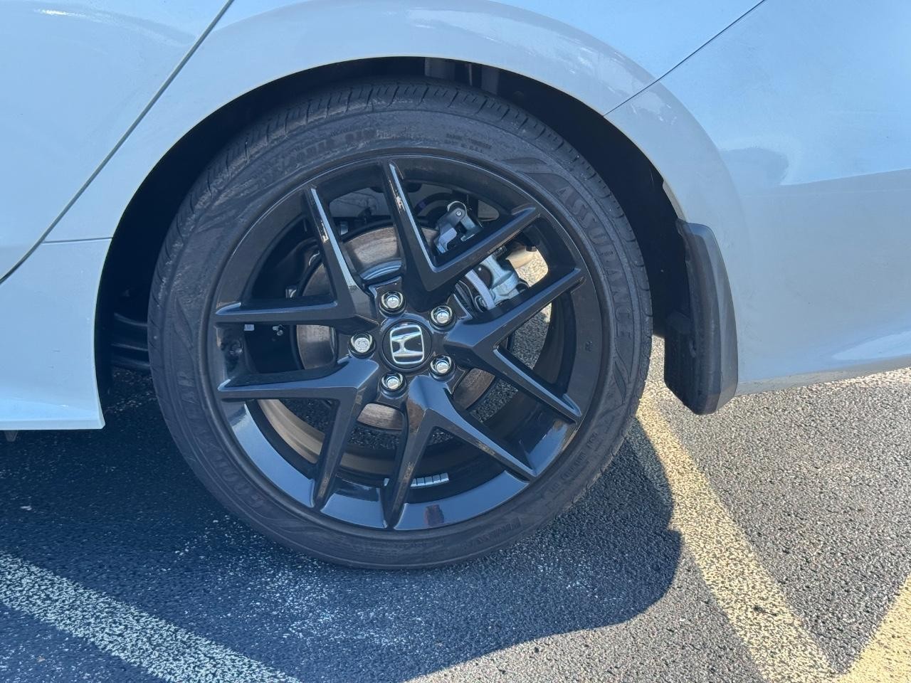 Honda Civic Sedan Hybrid Vehicle Full-screen Gallery Image 07