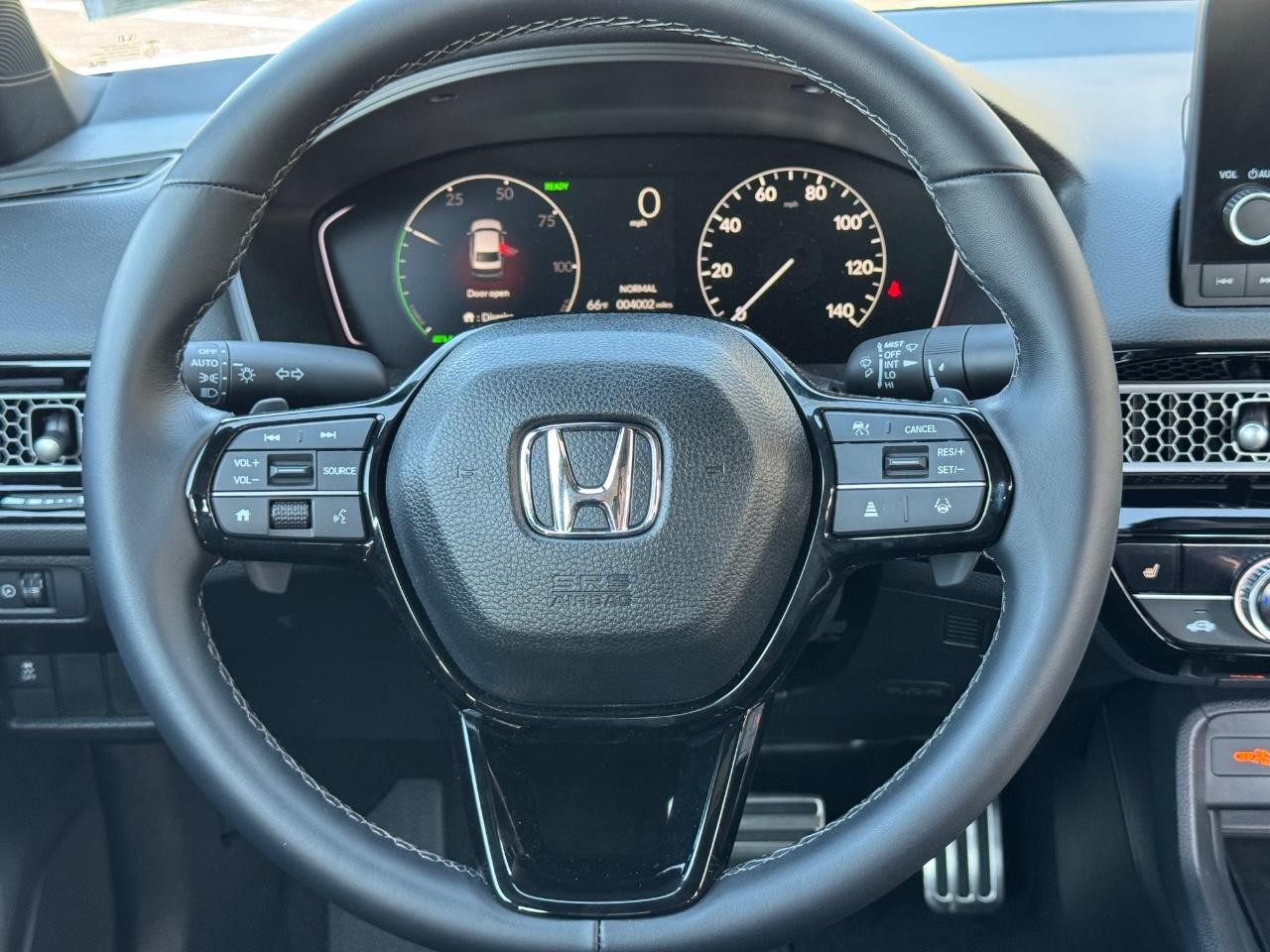 Honda Civic Sedan Hybrid Vehicle Full-screen Gallery Image 12