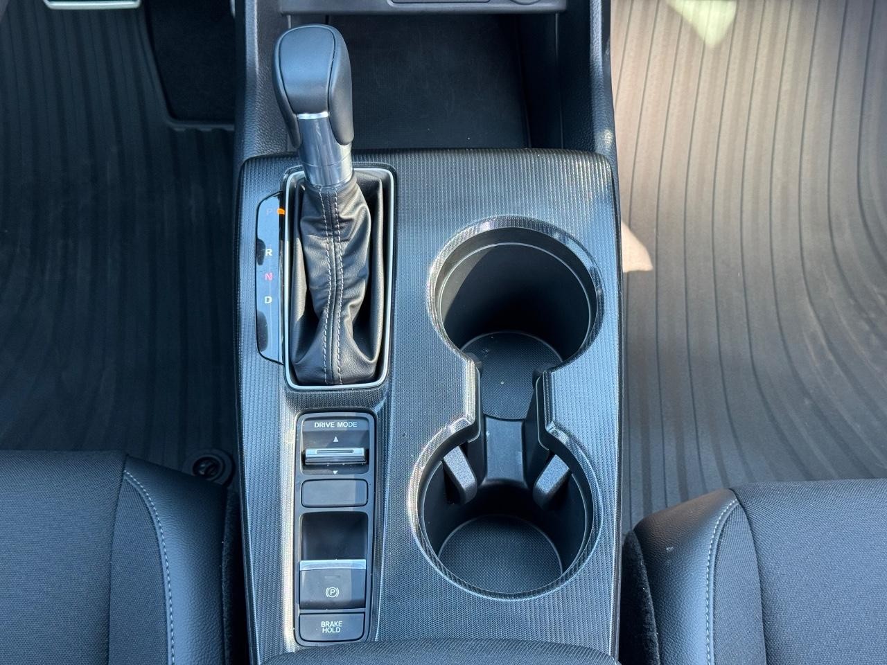 Honda Civic Sedan Hybrid Vehicle Full-screen Gallery Image 15