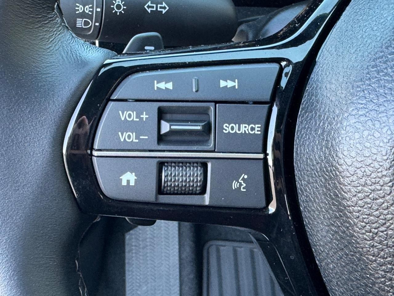 Honda Civic Sedan Hybrid Vehicle Full-screen Gallery Image 20