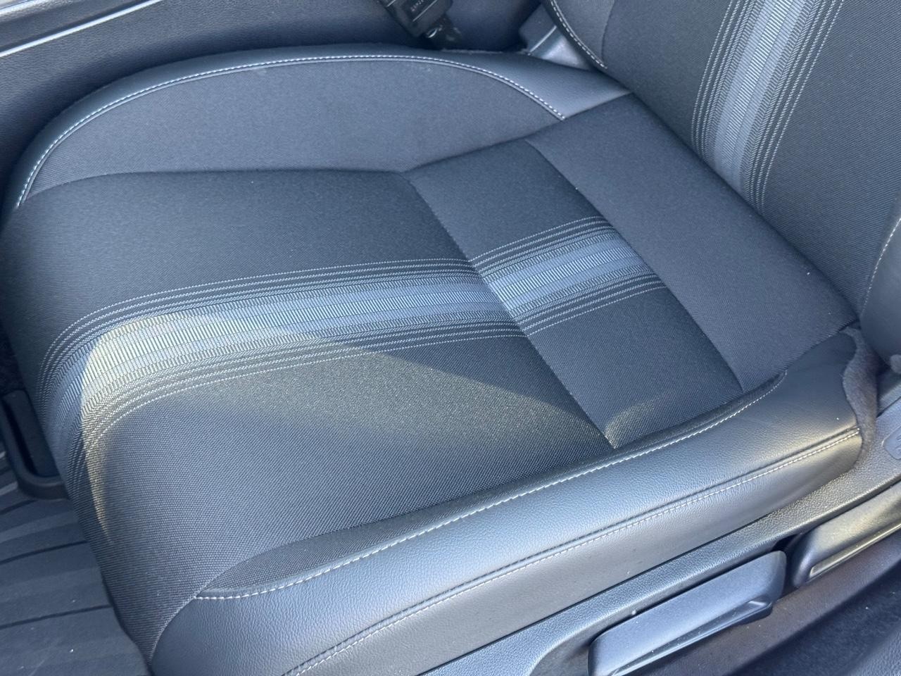 Honda Civic Sedan Hybrid Vehicle Full-screen Gallery Image 25