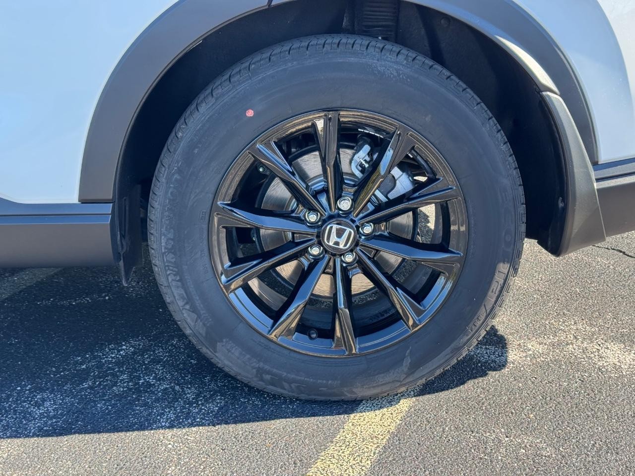 Honda CR-V Hybrid Vehicle Full-screen Gallery Image 07