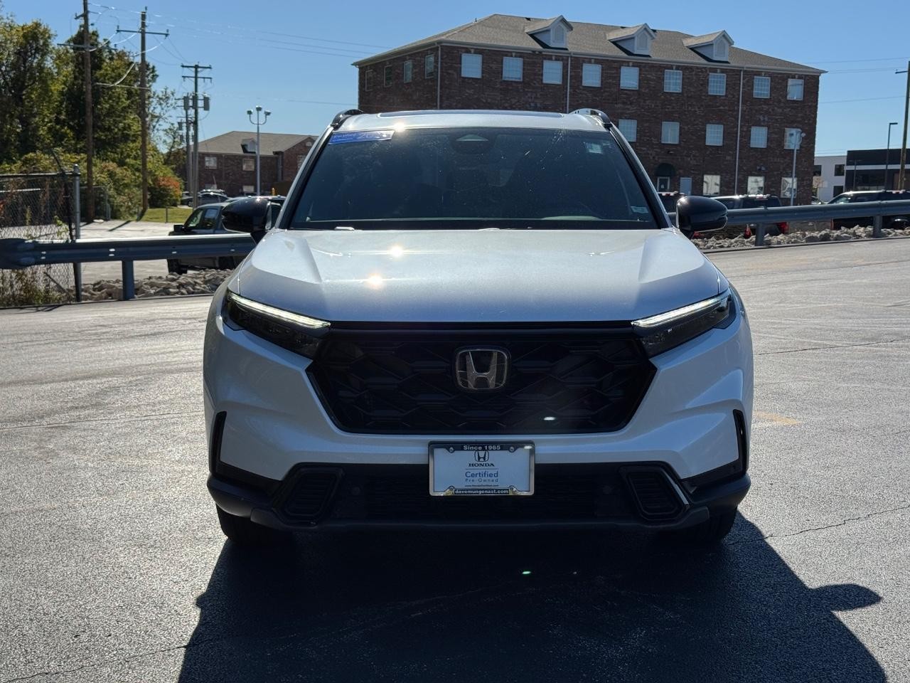 Honda CR-V Hybrid Vehicle Full-screen Gallery Image 09