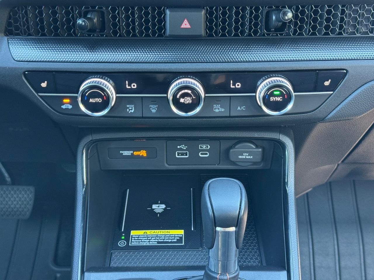 Honda CR-V Hybrid Vehicle Full-screen Gallery Image 14