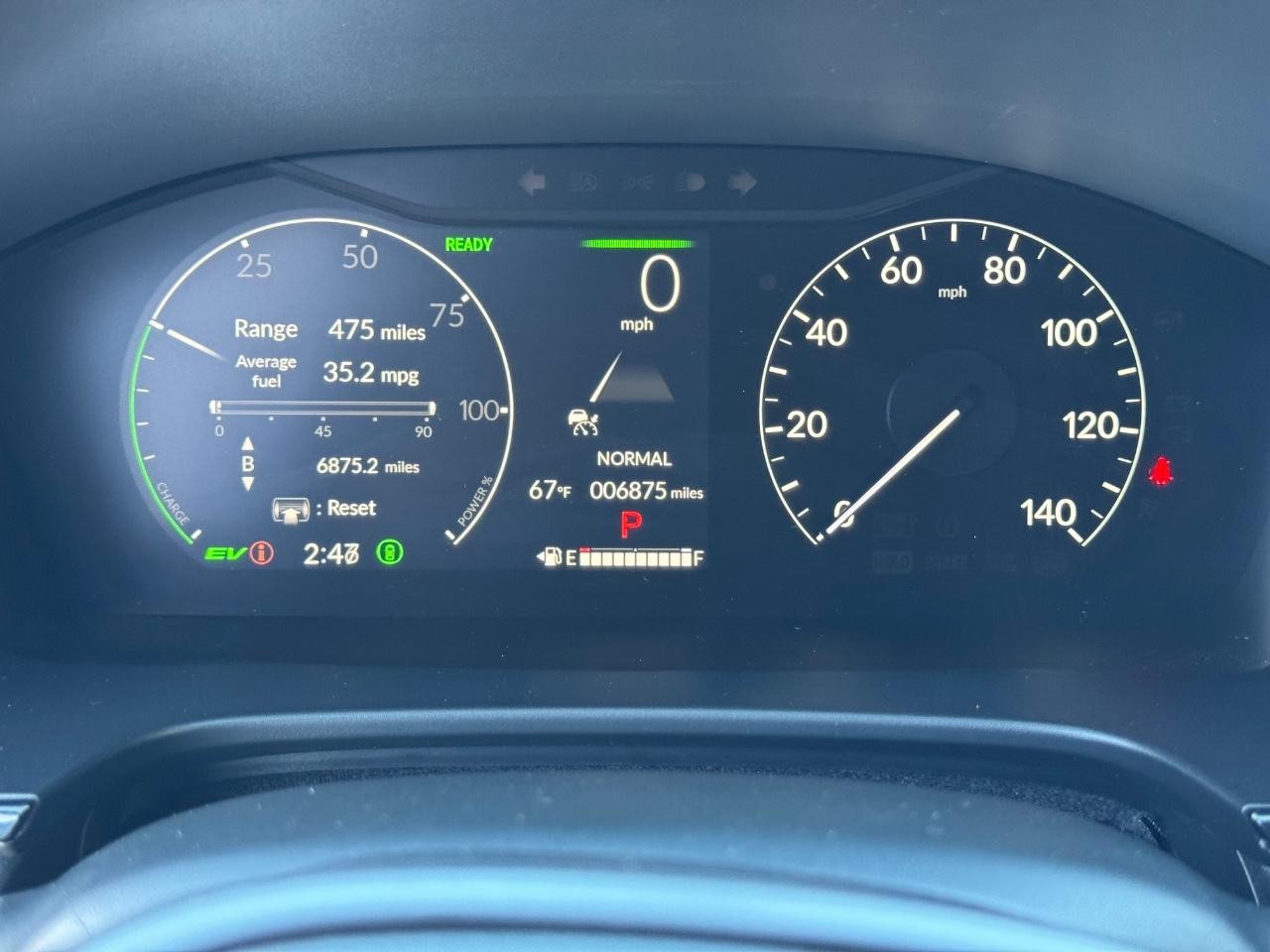 Honda CR-V Hybrid Vehicle Full-screen Gallery Image 20