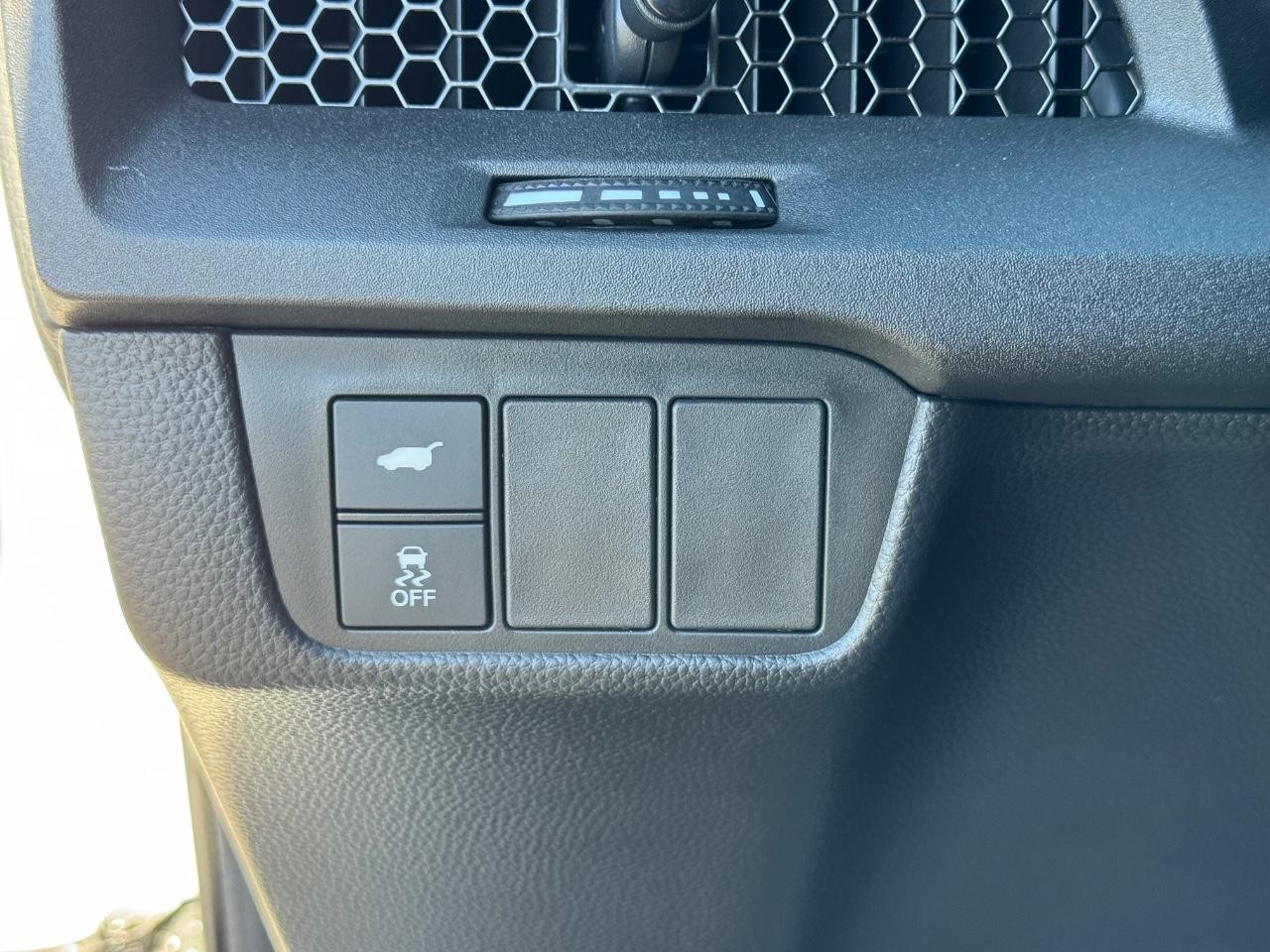 Honda CR-V Hybrid Vehicle Full-screen Gallery Image 23