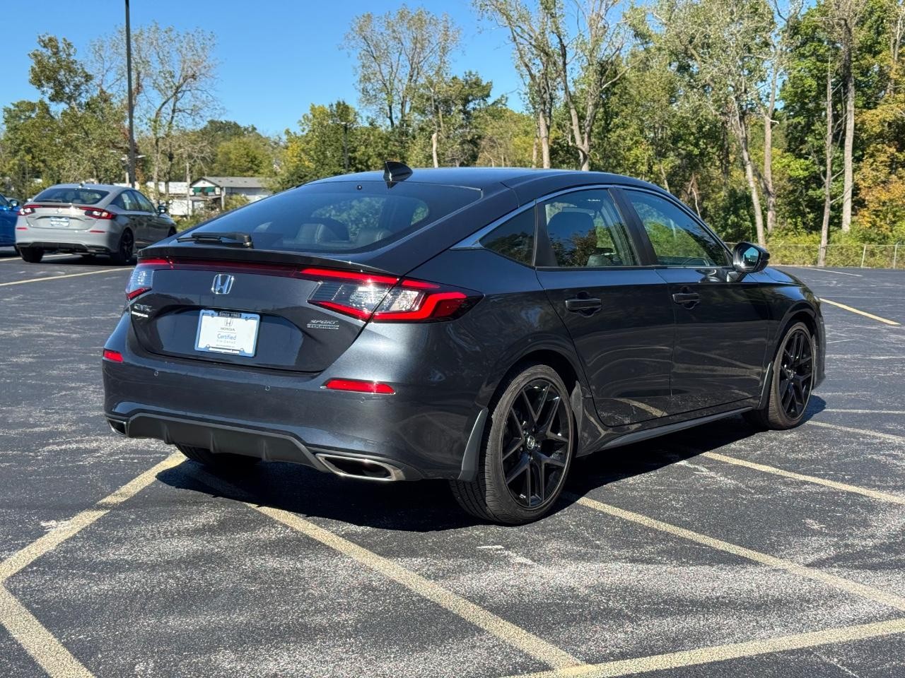 Honda Civic Hatchback Vehicle Full-screen Gallery Image 03