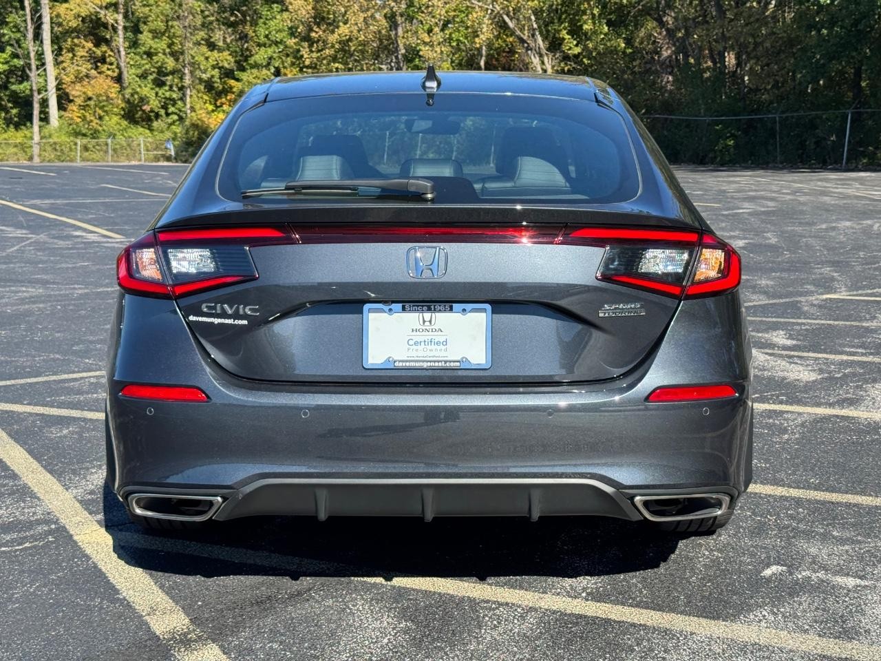 Honda Civic Hatchback Vehicle Full-screen Gallery Image 05