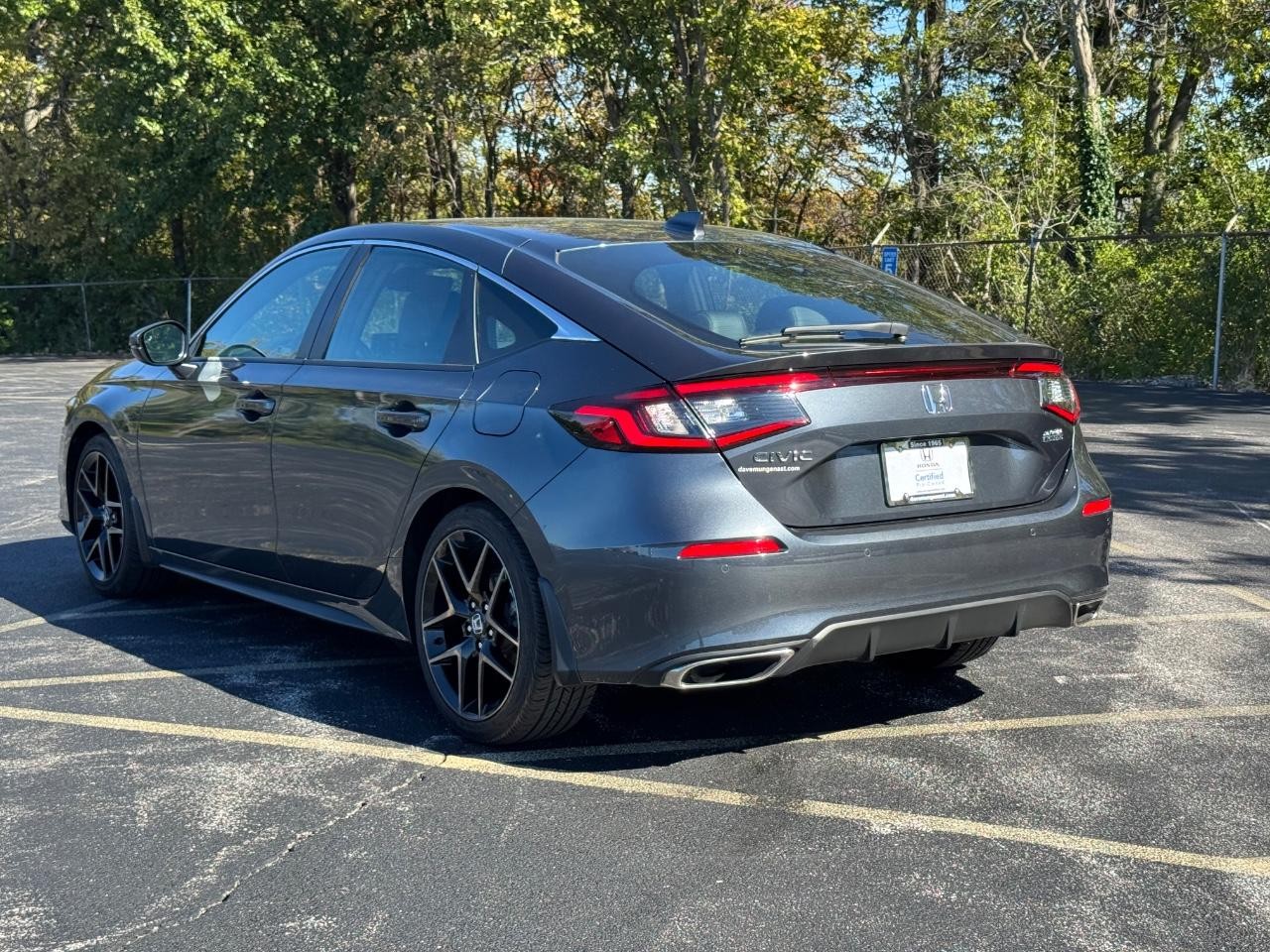 Honda Civic Hatchback Vehicle Full-screen Gallery Image 06