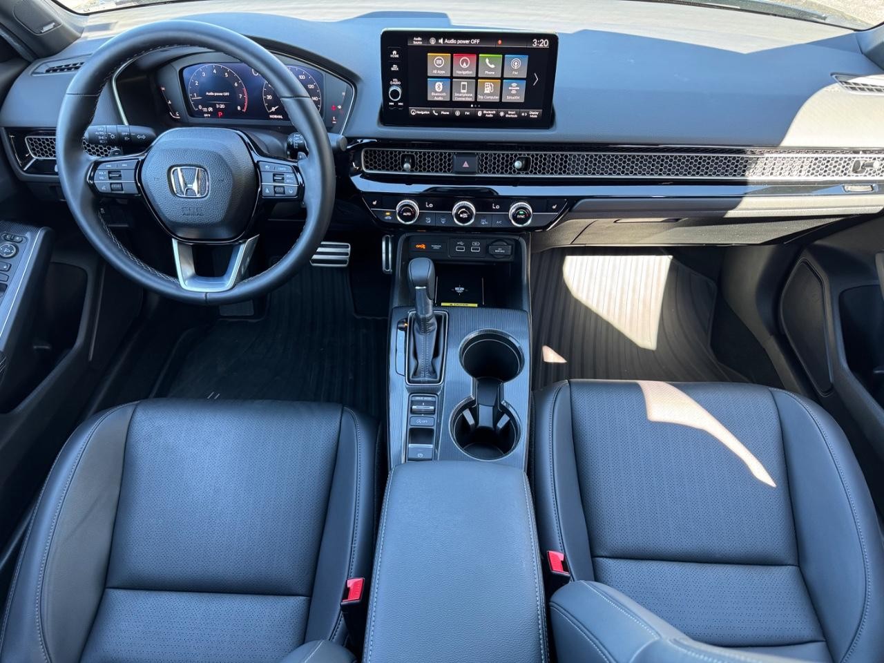 Honda Civic Hatchback Vehicle Full-screen Gallery Image 11