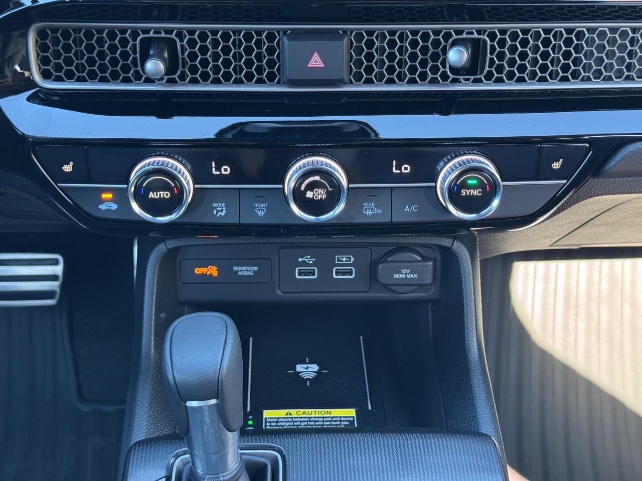 Honda Civic Hatchback Vehicle Full-screen Gallery Image 14