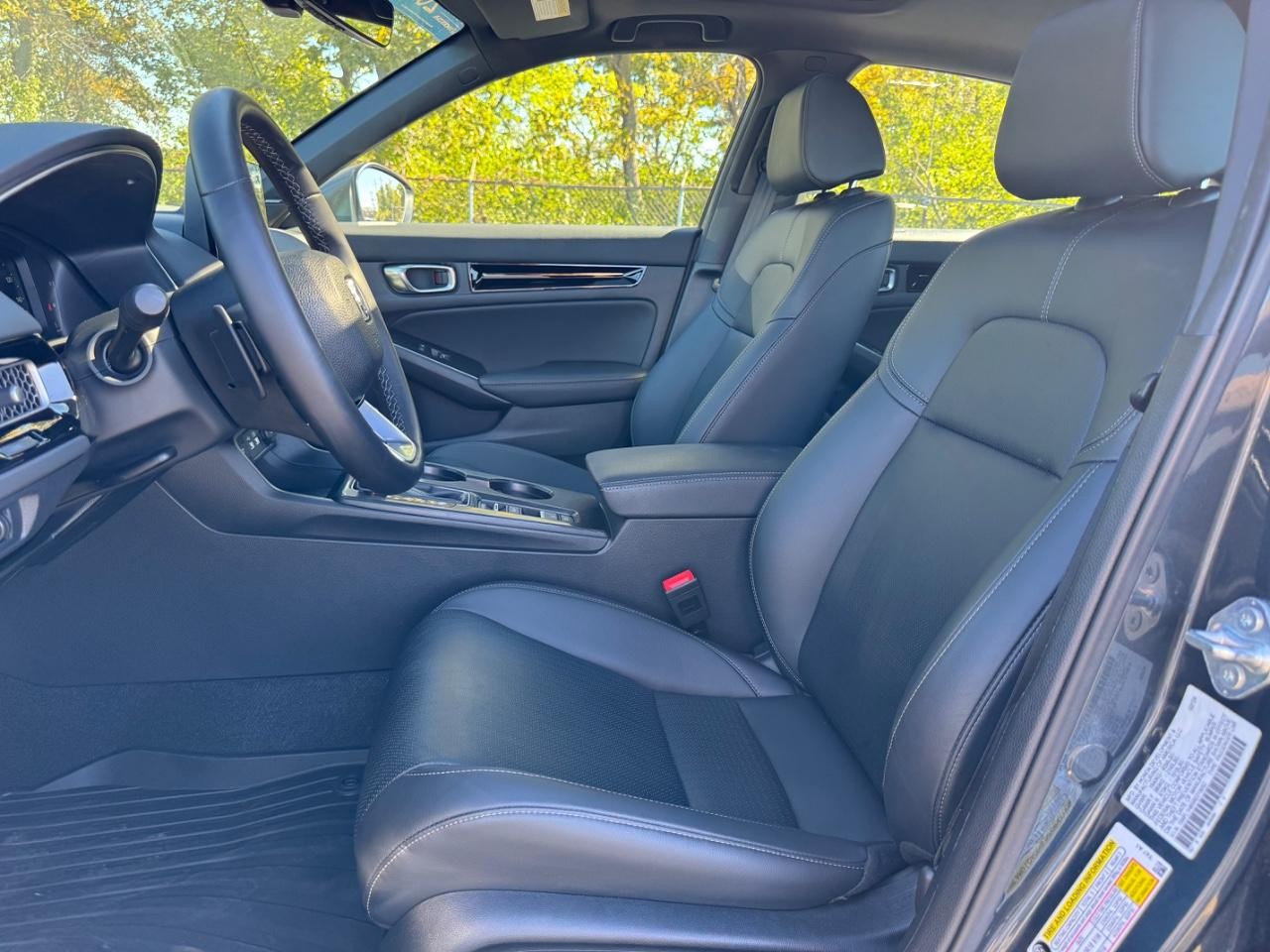 Honda Civic Hatchback Vehicle Full-screen Gallery Image 19