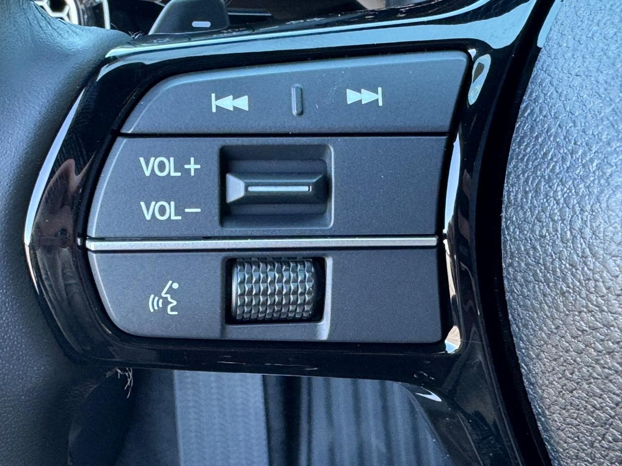 Honda Civic Hatchback Vehicle Full-screen Gallery Image 22