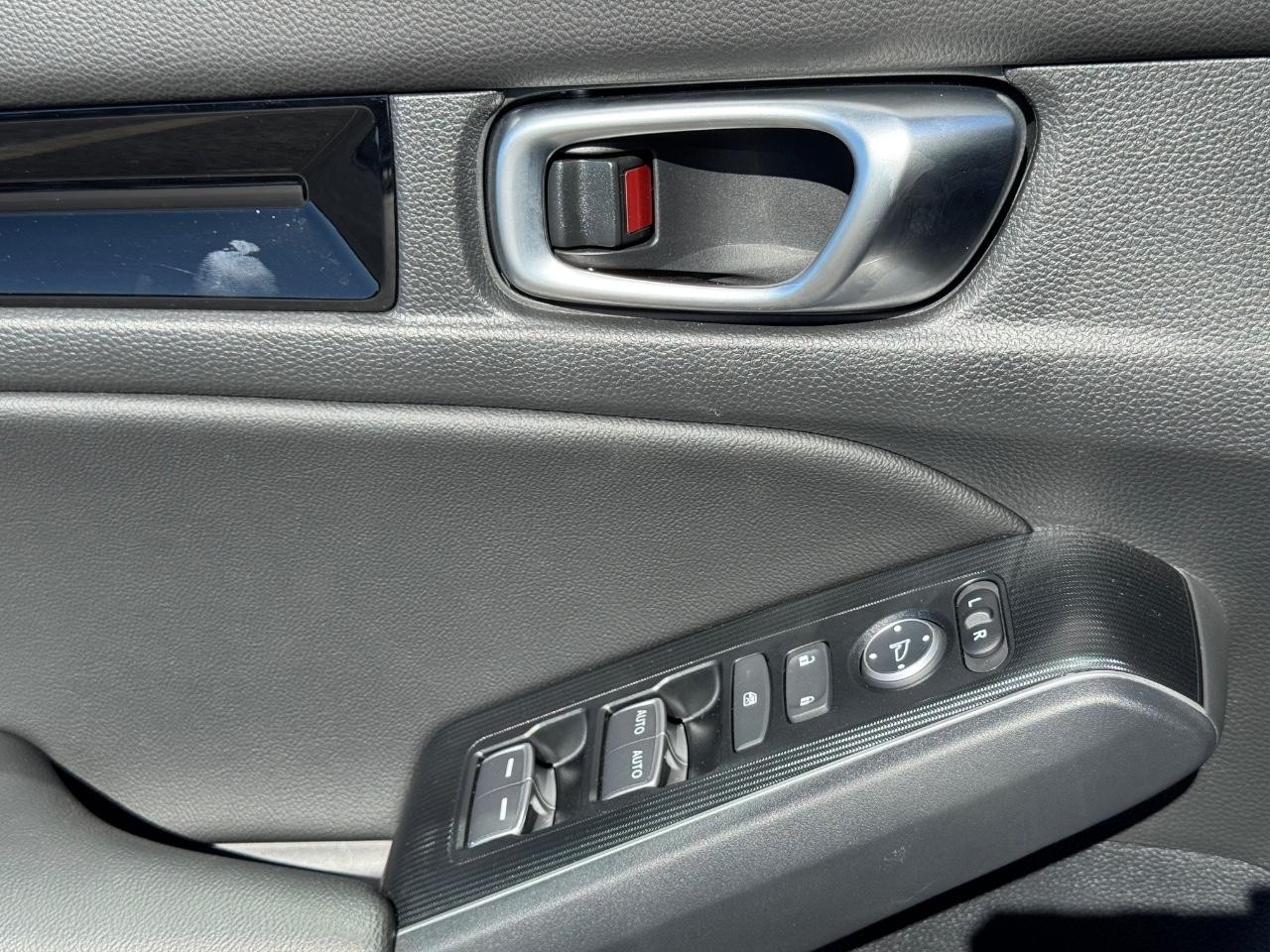 Honda Civic Hatchback Vehicle Full-screen Gallery Image 27