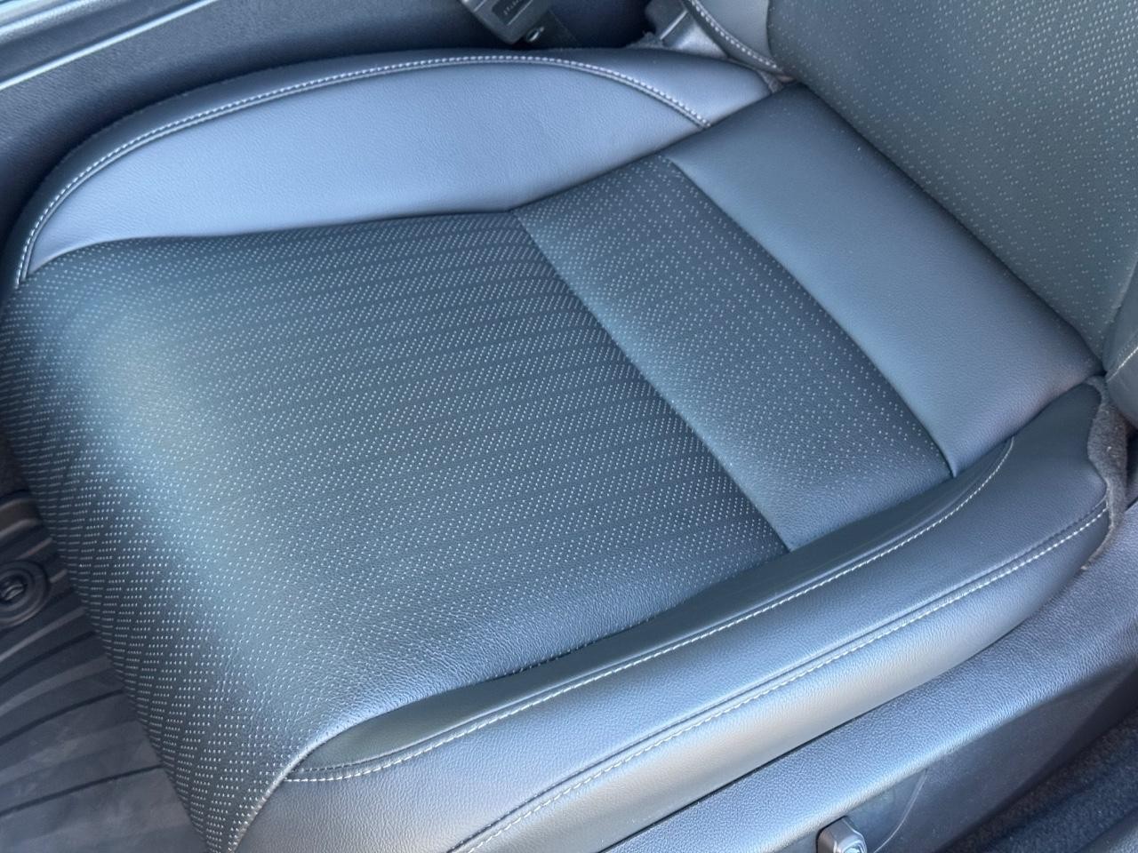 Honda Civic Hatchback Vehicle Full-screen Gallery Image 28