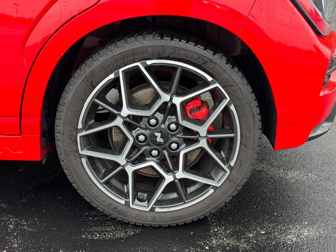 Hyundai Kona N Vehicle Full-screen Gallery Image 07