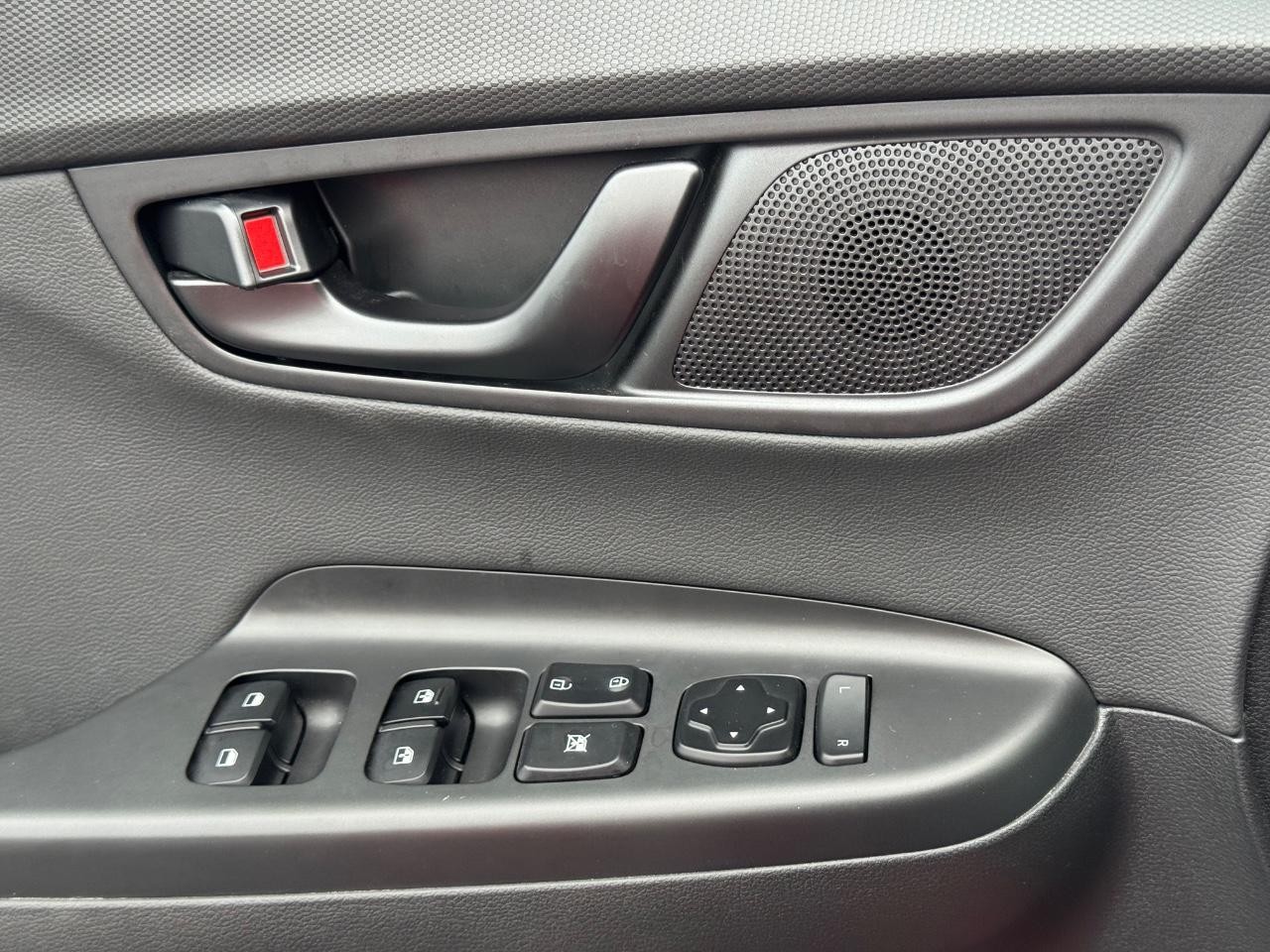 Hyundai Kona N Vehicle Full-screen Gallery Image 24