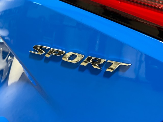 Honda Civic Hatchback Vehicle Full-screen Gallery Image 06