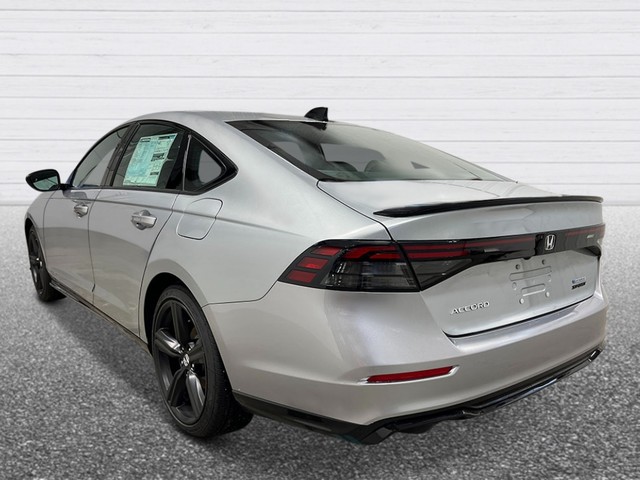 Honda Accord Hybrid Vehicle Full-screen Gallery Image 03