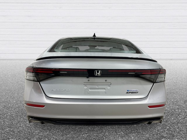 Honda Accord Hybrid Vehicle Full-screen Gallery Image 04