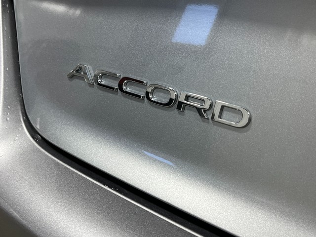 Honda Accord Hybrid Vehicle Full-screen Gallery Image 05