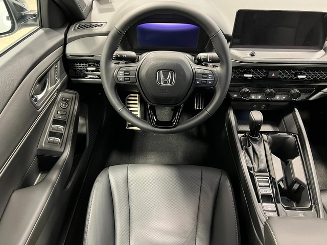 Honda Accord Hybrid Vehicle Full-screen Gallery Image 16