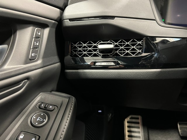 Honda Accord Hybrid Vehicle Full-screen Gallery Image 18