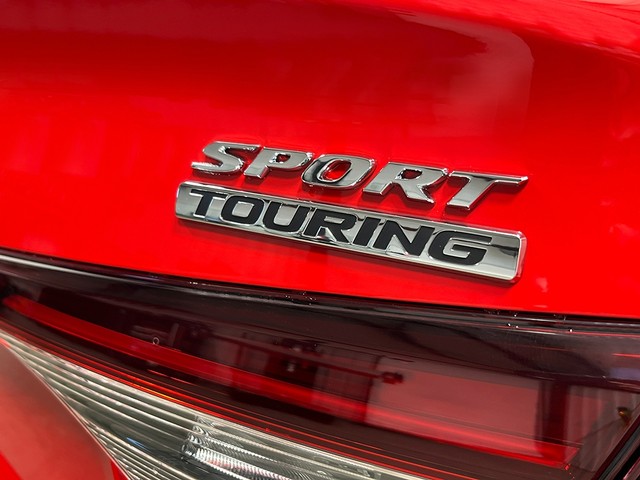 Honda Civic Sedan Hybrid Vehicle Full-screen Gallery Image 06