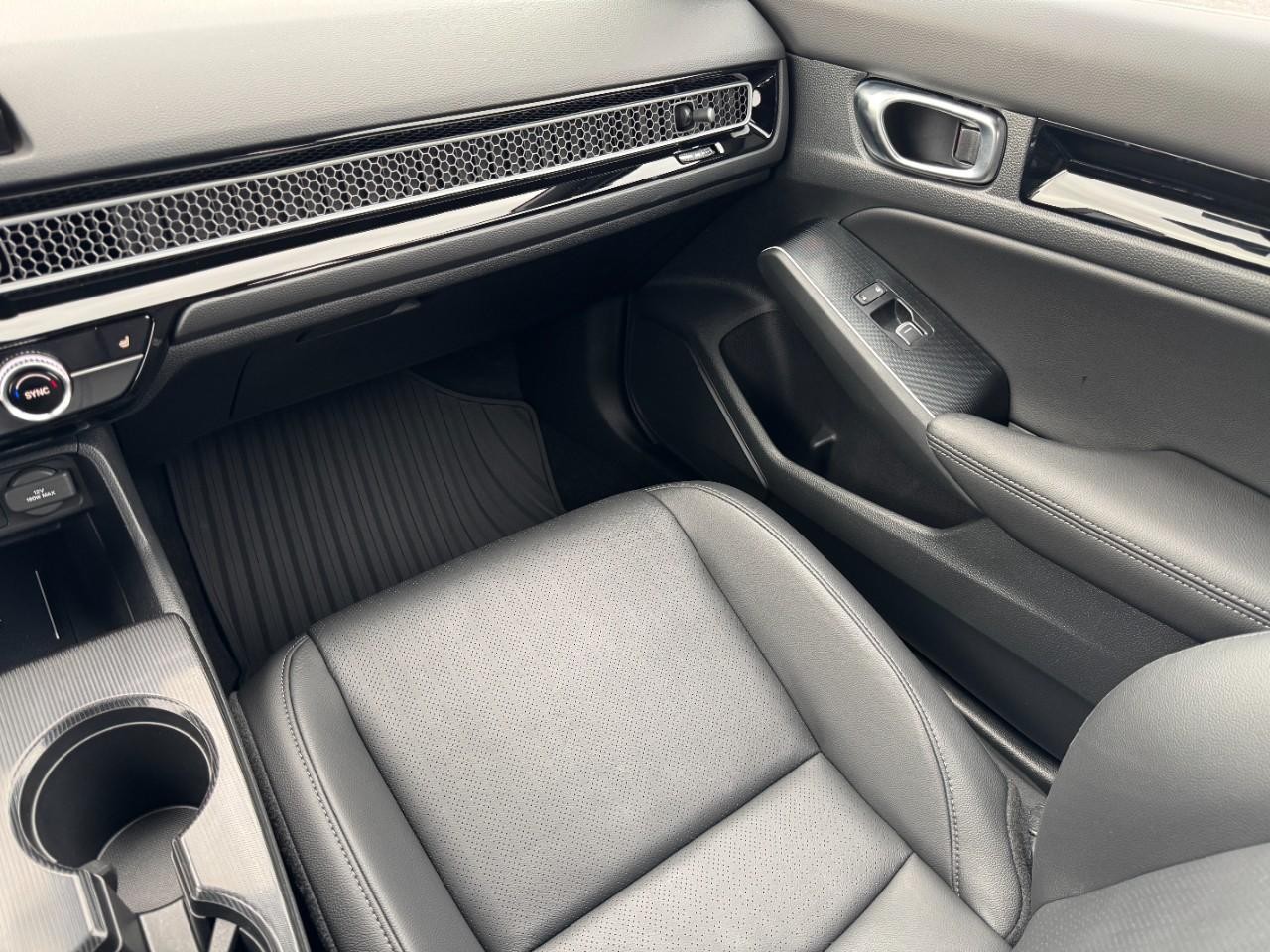 Honda Civic Sedan Hybrid Vehicle Full-screen Gallery Image 15