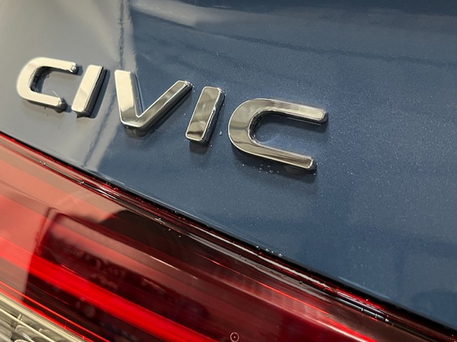 Honda Civic Sedan Hybrid Vehicle Full-screen Gallery Image 05