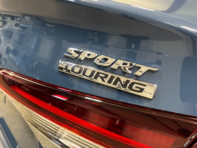 Honda Civic Sedan Hybrid Vehicle Full-screen Gallery Image 06