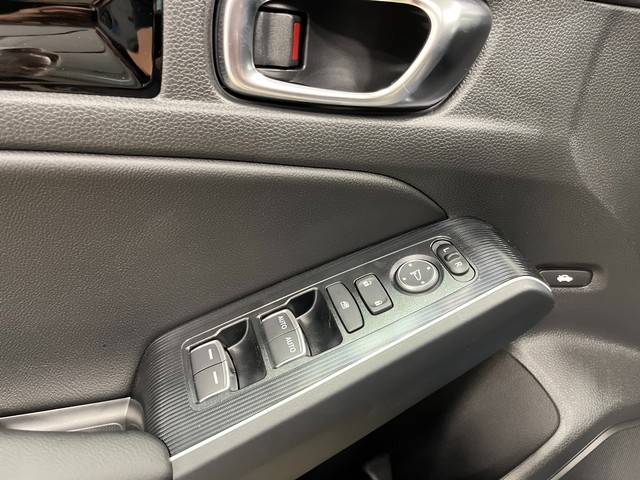 Honda Civic Sedan Hybrid Vehicle Full-screen Gallery Image 15