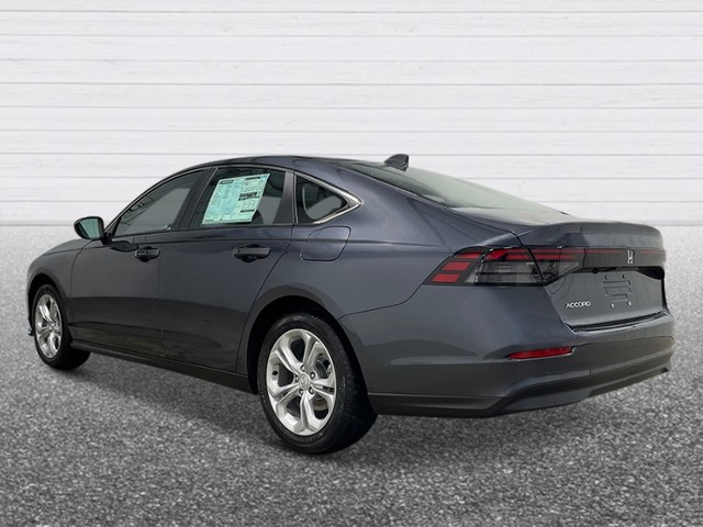 Honda Accord Sedan Vehicle Full-screen Gallery Image 03