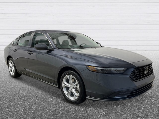 Honda Accord Sedan Vehicle Full-screen Gallery Image 08